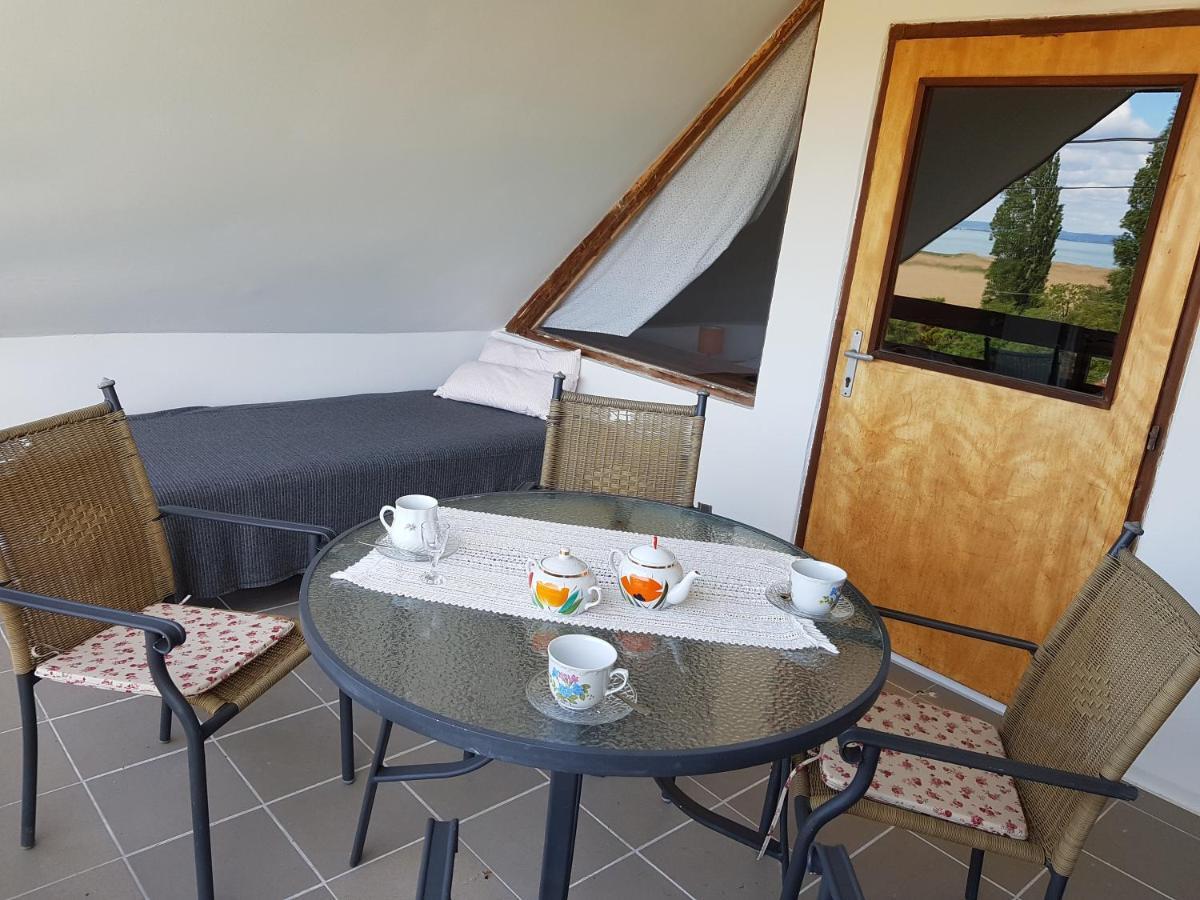 Kilatas A Tora Apartman Szigliget Exteriör bild